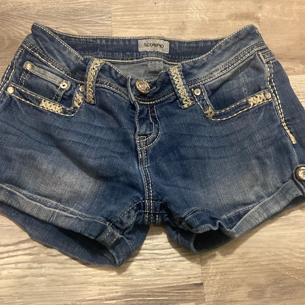 Scorpio shorts Size 28